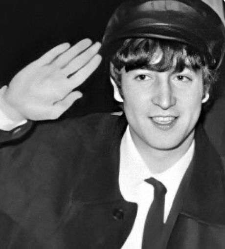 John Lennon • The Beatles John Lennon Hat, Young John Lennon, Young Beatles, Jhon Lennon, John Lemon, Beatles John Lennon, Bug Boy, Beatles Pictures, John Lennon Beatles