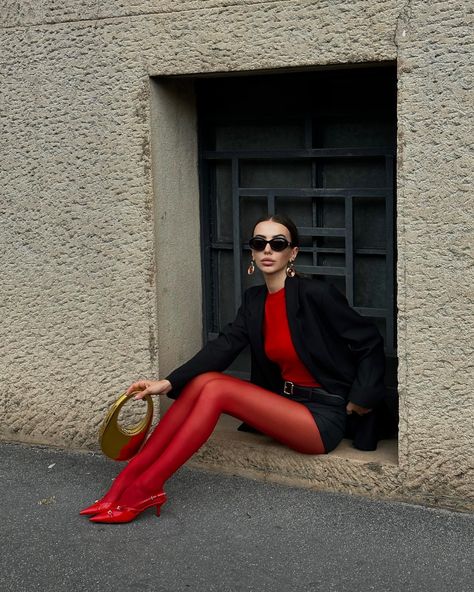 trendy red 💄 | Instagram Red Pantyhose, Tights For Women, Red Tights, Red Stockings, Photographie Inspo, Looks Street Style, Valentines Outfits, Cooler Look, Mode Ootd