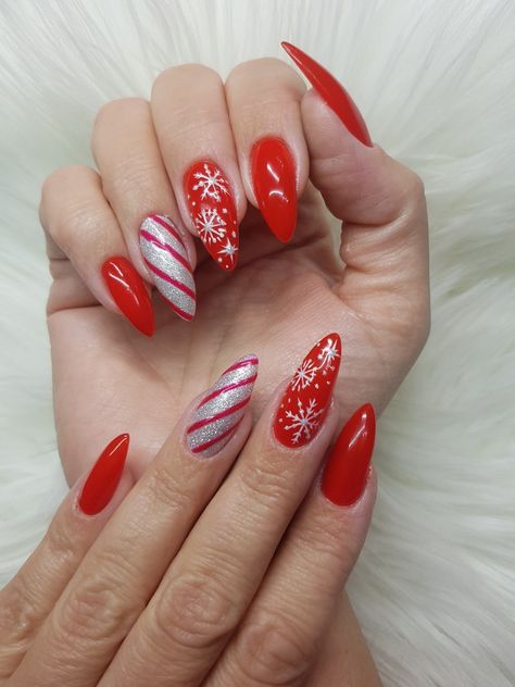 Merry Christmas Nails, Snowflakes Nails, Blue Christmas Nails, Glitter Press On Nails, Christmas Press On Nails, Holiday Nails Winter, Christmas Tree Nails, Nails Luxury, Candy Cane Nails