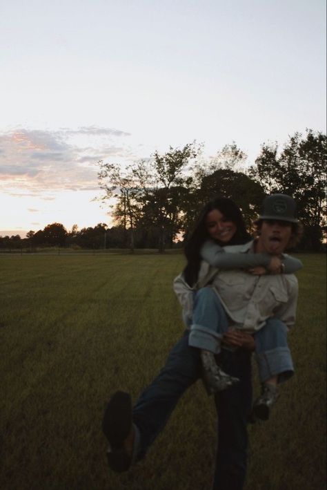 Country Couple Dancing Aesthetic, Family Photo Outfits Single Mom, Husband And Wife Aesthetic Country, Country Dates Pictures, Couple Dating Pictures, Country Bf And City Gf, Cowboy Guy Aesthetic, Country Goals Relationships, Country Lifestyle Aesthetic Family