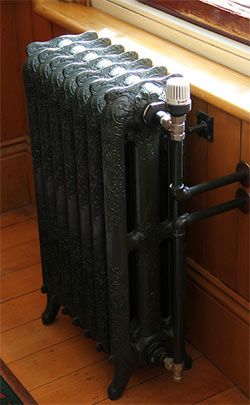 Radiator Heaters: Your Guide to Old-Fashioned Heat Radiator Heater, Radiant Heaters, Downstairs Loo, Gas Heater, Cast Iron Radiators, Boot Room, Porch Design, Old Fashion, Heat Pump