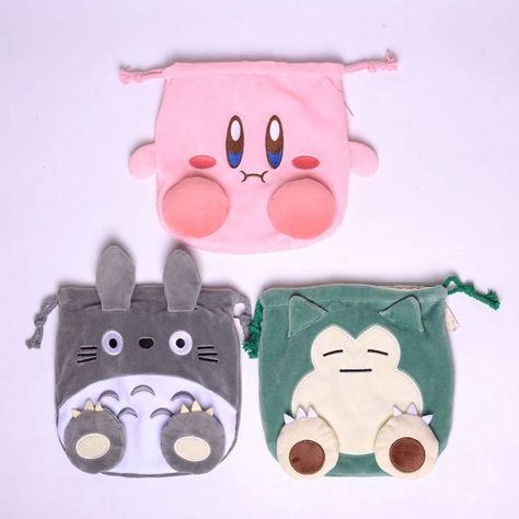 Kawaii Sewing Ideas, Stuffed Animal Bag, Totoro Plush, Leather Notepad, Cute Sewing Projects, Painted Tote, Sewing Stuffed Animals, Diy Bags Purses, Cute Wallets