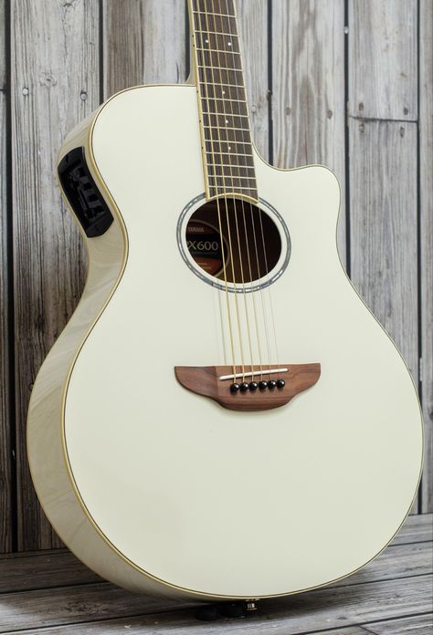 Aesthetic Acoustic Guitar, Cool Guitar Designs, Ukelele Chords Ukulele Songs, Acoustic Guitar Art, Black Acoustic Guitar, Guitar Designs, White Guitar, Musician Photography, Acoustic Guitar Music