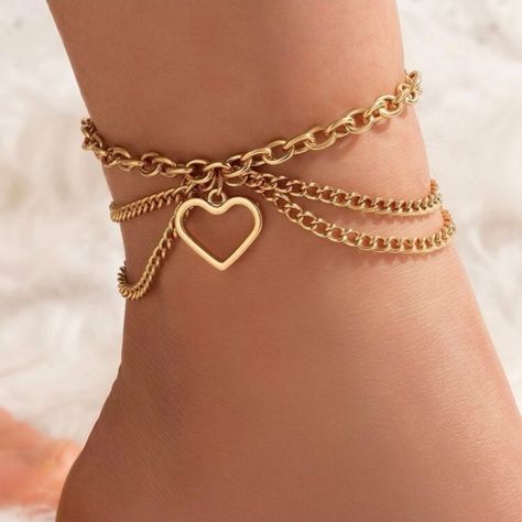 Offers Welcome *Sold Out At Free People. Get It Here! This Free People Layered Gold Heart Anklet Is Made Of A Gold Heart That Hangs In The Middle Of A Gold Chain With Two Smaller Gold Chains Draping Below It. Anklet Closes With A Lobster Clasp Closure. Length Is 9.5" With Extender So You Can Make It Longer Or Shorter. Crochet Barefoot Sandals, Beach Jewelry Boho, Summer Beach Jewelry, Leg Chain, Heart Anklet, Soft Clay, Anklets Boho, Crochet Sandals, Stil Boho