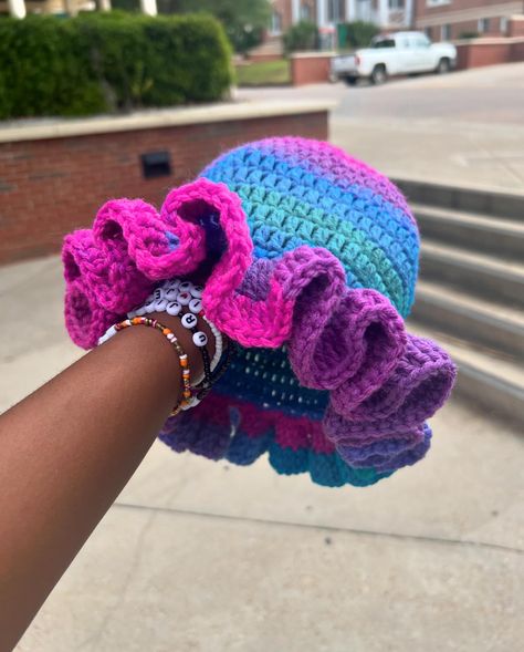 These hats are just too perfect! 😍 Come out to FAMU’s Set Friday to get yourself a Kendall Tai Design, just in time for the warm weather ☀️ It’s my last one of the semester! Can’t make it? Message me to place an order! 😊 Bucket hats are $35, ruffle hats are $45, and hats in the bin start at $15. Follow @kendalltaidesign for more. #crochet #crochetersofinstagram #crochetbuckethat #crochetrufflehat #crochetbeanie #crochetmarket #setfriday #famu #tallahassee Crochet Hat And Bag Set, Crotchet Ideas Projects Crafts, Ruffle Hat Crochet, Cute Crochet Accessories, Crochet Hat Outfit, Crotchet Pieces, Crochet Ruffle Hat, Crochet Hat Ideas, Ruffle Hat