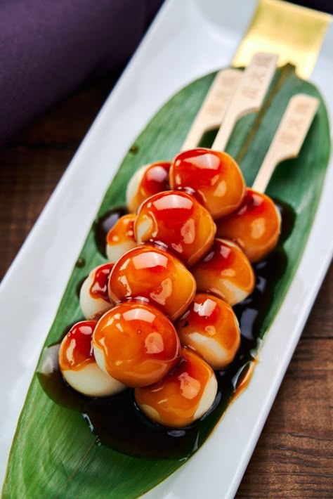 Best Mitarashi Dango Recipe - Step-by-Step Guide Rice Dumplings Recipe, Dango Recipe, Mitarashi Dango, Desserts Japonais, Japanese Food Traditional, Rice Dumplings, Japanese Desserts, Dumpling Recipe, Japanese Dessert