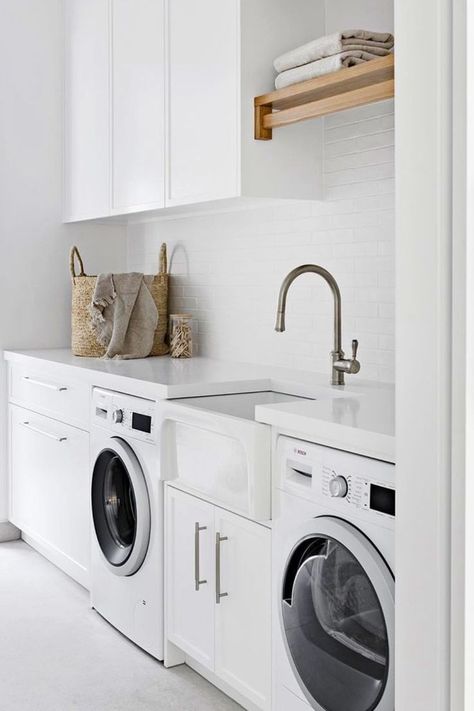 Simple white laundry complete with a Patri Original Fine Fireclay Single Bowl Butler Sink by Turner Hastings. Hamptons Farmhouse Style, Cleaning Basket, Hamptons Farmhouse, Blue Bench, White Laundry, Butler Sink, Laundry Room Inspiration, Diy Laundry, Laundry Sink