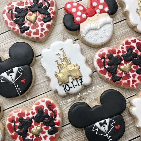 Hercules Wedding, Wedding Shower Desserts, Hidden Mickey Wedding, Mickey Cookies, Mickey Wedding, Mickey Mouse Wedding, Disney Bachelorette Parties, Disney Inspired Food, Anniversary Cookies