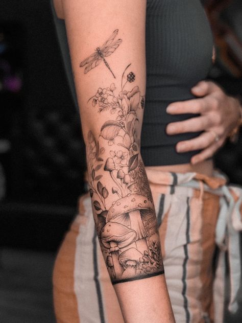 Natur Tattoo Arm, Earthy Tattoos, Mushroom Tattoo, Nature Tattoo Sleeve, Garden Tattoos, Mushroom Tattoos, Floral Tattoo Sleeve, Ink Inspiration, Tattoo Ideas For Women