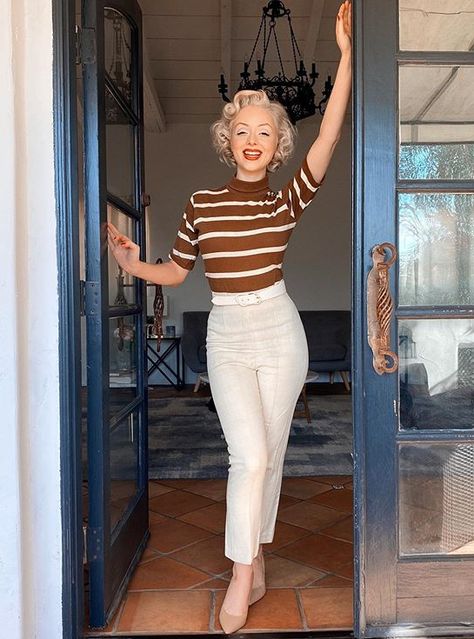 Marilyn Monroe lookalike Jasmine Chiswell lives in her former Hollywood home – and believes it’s haunted – The Scottish Sun Jasmine Chiswell, 1950 Outfits, 50s Style Outfits, Marilyn Monroe Outfits, Followers On Tiktok, 50s Outfits, Marilyn Monroe Fashion, 1950s Outfits, Pin Up Outfits