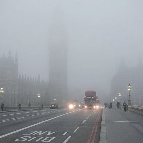 London Autumn Aesthetic, Gloomy Weather Aesthetic, Gloomy London, Britain Aesthetic, London Life Aesthetic, Autumn England, Autumn London, Weather Aesthetic, Hello London