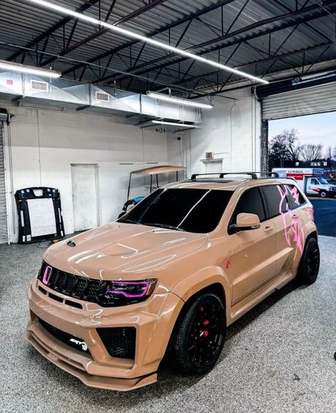 Hellcat Jeep, Luxury Jeep, Srt Trackhawk, Jeep Trackhawk, Jeep Grand Cherokee Trackhawk, Srt Jeep, Jeep Grand Cherokee Srt, Modern Muscle Cars, Trucks Lifted Diesel