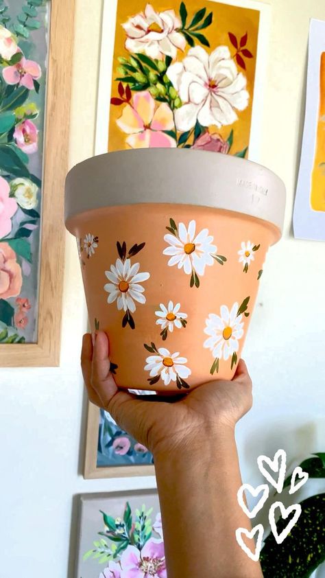 Kaktus Dan Sukulen, Terra Cotta Pot Crafts Diy, Diy Pottery Painting, Plant Pot Design, Flower Pot Art, Plant Pot Diy, Terra Cotta Pot Crafts, Painted Pots Diy, Flower Pot Design