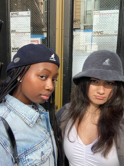 #bestfriend #besties #aesthetic #aesteticgirl #bestiegoals #kangol #blackgirlshairstyles #nyc #newyorkcity Kangol Hats Outfit, Kangol Cap Outfit, Kangol Beret Outfit, Flat Cap Women Outfits, Kangol Hats Women Outfit, Cap Women Outfit, Flat Cap Women, Friends In Nyc, Kangol Caps