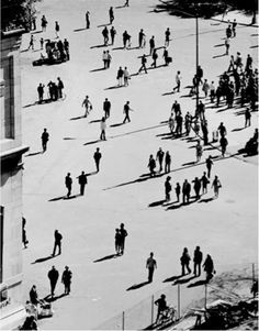 Minimalist Photography, Henri Cartier Bresson, Eugene Smith, Andre Kertesz, Robert Doisneau, People Walking, Washington Square Park, Bw Photography, Washington Square