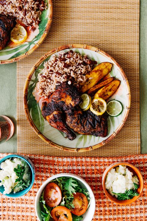 North American Food, Jerk Chicken Recipe, Carribean Food, Latin American Food, Chicken Plating, Tropical Food, Citrus Chicken, Jerk Chicken, Best Chicken