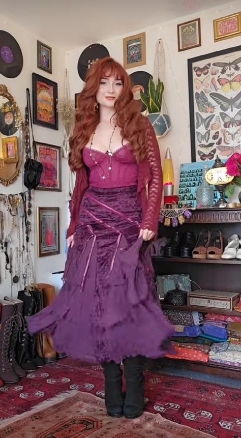 Redhead Outfits Aesthetic, Whimsigoth Skirt, Purple Whimsigothic Outfit, Whimsigothic Clothes Skirts, Whimsigoth Black Skirt Outfit, Long Skirt Outfits Whimsigoth, Redhead Fashion, Fire Clothes, Ren Faire Outfits