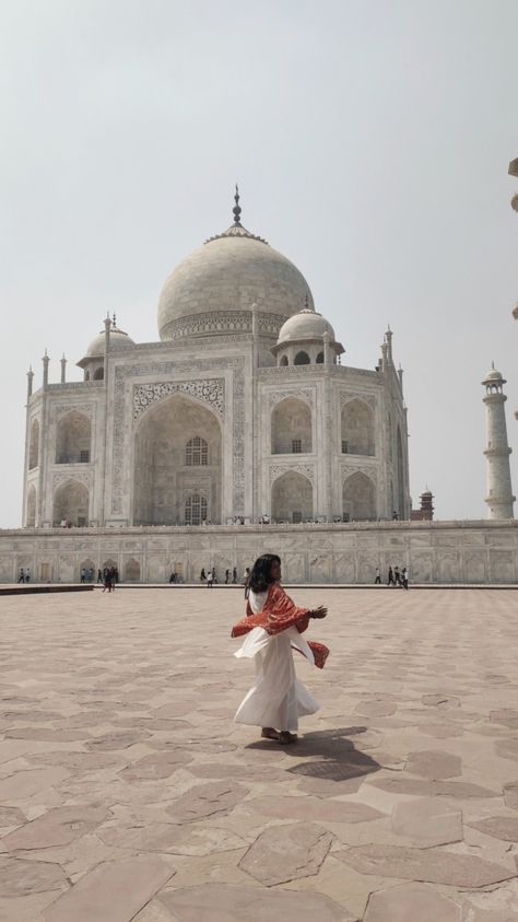 Taj Mahal Asthetic Pic, Taj Mahal Pics Ideas, India Delhi Aesthetic, Taj Mahal Aesthetic Outfit, India Trip Aesthetic, India Instagram Pictures, North Indian Aesthetic, Taj Mahal Outfit, Agra Aesthetic