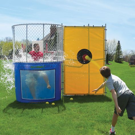 Bring a bit of the carnival right to your very own backyard when you dunk your friends in ice cold water with this cool new Backyard Dunk Tank. Dunking Booth, Dunk Tank, Carnival Themed Party, Backyard Office, Water Games, Backyard Games, Carnival Games, Field Day, Carnival Party