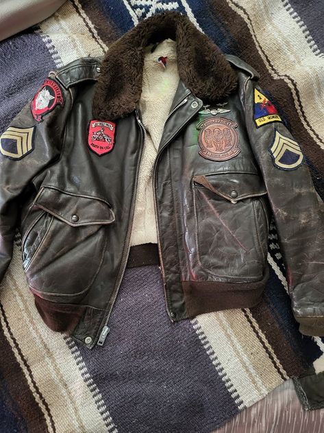 American WWII Jacket Pilot Jacket Outfit, Historical Workwear, Dr Wardrobe, Western Clothes, Skull Pictures, Future Soldier, Pilot Jacket, Biker Outfit, 90s Jacket