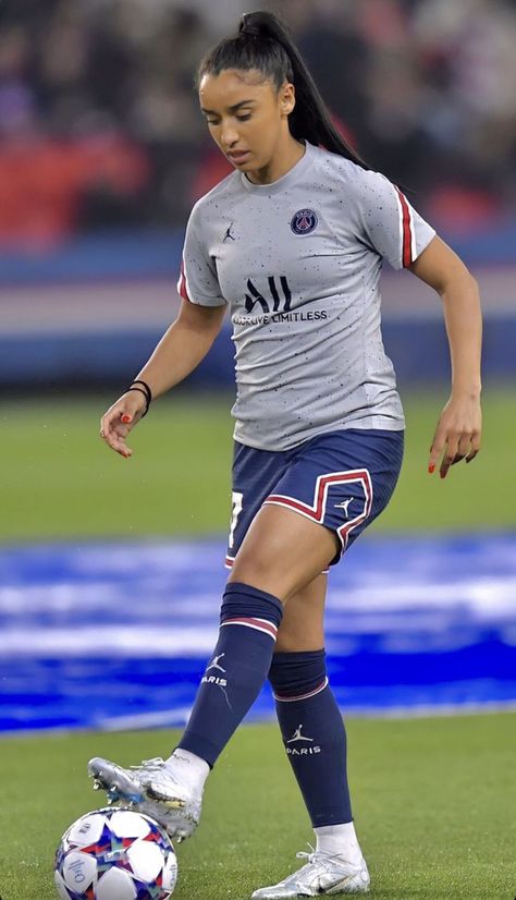 Womens Soccer Outfit, Women Soccer Outfit, Football Women Outfits, Women’s Football, Soccer Outfits For Women, Girl Soccer Players, Women Football Players, Futbol Girl, Football Outfits For Women