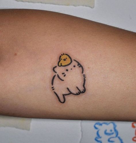 Small Tattoo Cat Ideas, Cat Tattoo Ideas For Men, Small Tattoo Ideas For Arm, Cat And Duck Tattoo, Cute Cat Tattoos For Women, Animals Tatoos Ideas, Minimal Cute Tattoo, Fuzzy Cat Tattoo, Flower Cat Tattoo Simple