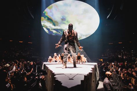 Yeezus Tour, Kanye West Style, Complex Magazine, Kingdom Hearts Art, Interactive Installation, Magazine Cover Design, Photography Magazine Cover, No Game No Life, Stage Design