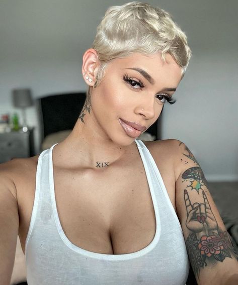 Blonde Pixie Hairstyles For Black Women, Make Up For Platinum Blonde Hair Makeup, Short Pixie Platinum Blonde Hair, Pixie Haircut Platinum Blonde, Ash Blonde Pixie Haircut Black Women, Platinum Blonde Pixie Black Women, Pixie Platinum Blonde Hair, Short Blonde Pixie Black Women, Platinum Pixie Cut Black Women