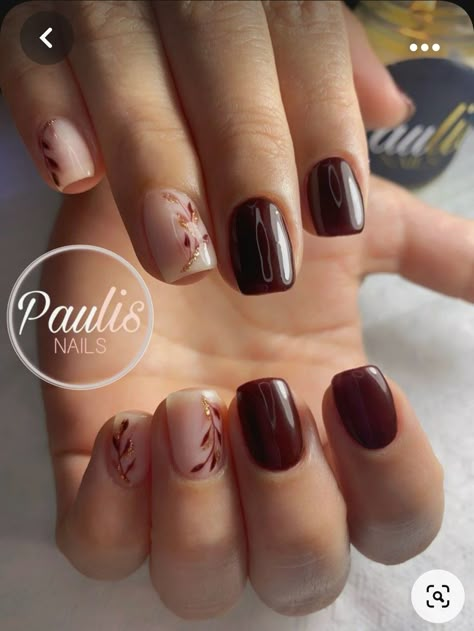 Burgundy Bride Nails, Short Gel Nails Red Art Designs, Bridesmaid Nails Autumn, Short Maroon Nails With Design, Plum Wedding Nails, Burgundy Floral Nails, Maroon Gel Nails Design, Plum Nails With Design Fall, Old Lady Nails Designs