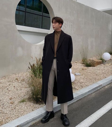 Korean Coat Outfits Men, Korean Autumn Outfit Men, Korean Men Outfits, Outfits Ideas Korean, Winter Outfits Aesthetic Korean, Korean Black Outfit, Outfits Aesthetic Korean, Outfit Ideas Korean Casual, Men Coat Outfit