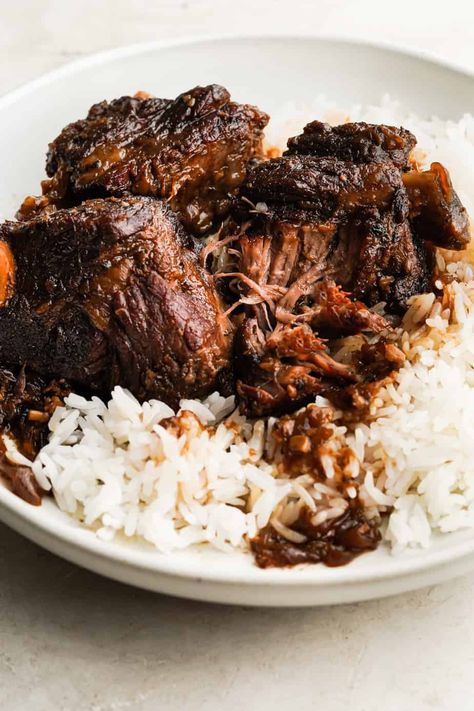 Adobo Beef, Beef Adobo, Adobo Filipino, Beef Short Rib Recipes, Adobo Recipe, Filipino Style, Short Rib, Beef Stew Recipe, Braised Beef