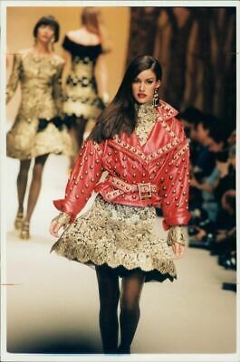 VALENTINO AW1992 Runway Vintage Embellished Belted Leather Jacket M Collectors | eBay Runway Moments, Runway Vintage, Valentino Runway, Valentino Haute Couture, Valentino Fashion, Vintage Valentino, High Fashion Editorial, Runway Show, Early Years