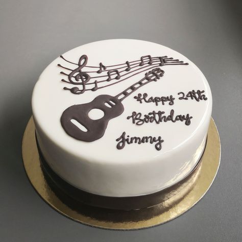 Cake With Guitar Design, Guitar Inspired Cake, Guitar Design Cake, Music Cake Design, Music Cakes Birthday, Guitar Cake Design, Birthday Cake Guitar, Guitar Theme Cake, Chocolate Guitar