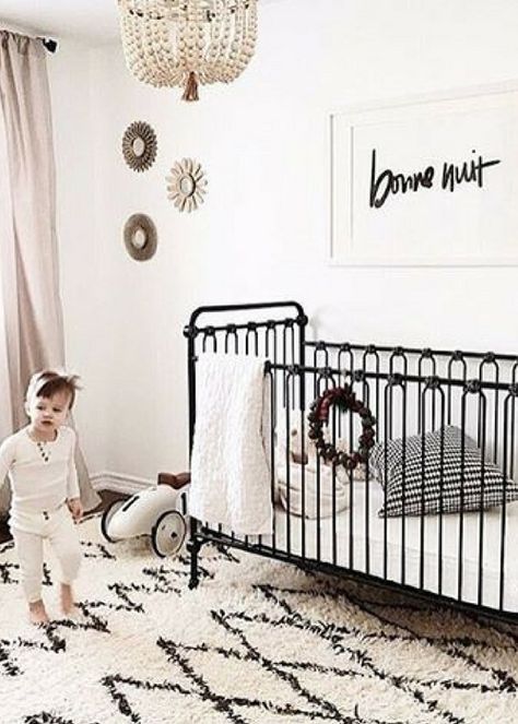 black accents in nursery designs Iron Baby Crib, Iron Crib, Nursery Ideas Boy, Black Crib, Monochrome Nursery, Cozy Nursery, Baby Nursery Neutral, White Nursery, Baby Bedroom