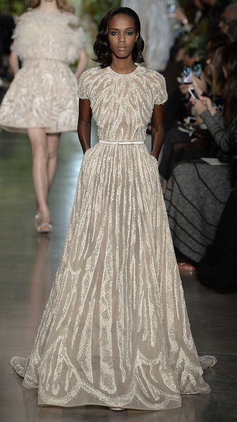 Embroidery Placement, Elie Saab Spring, Elie Saab Couture, 파티 드레스, Prom Long, White Gown, Beige Dress, فستان سهرة, Couture Week