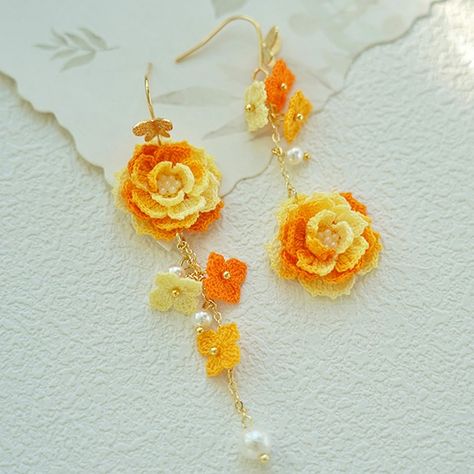 Onirr Handmade Micro Crochet Dreamy Peony Earrings This series of earrings is my favorite recently. Every color is extremely delicate and harmonious. I don’t think anyone can resist such beautiful handmade micro-crocheted earrings. You can buy it in our store——onirr.com ------------------------------------------------------------------------------ #mothersday #motherlove #gift #gifts #microcrochet #microcrochet #microcrochetjewellery #crochet #crocheting #crochetlove Micro Crochet Sunflower, Micro Crochet Patterns, Micro Crochet Flowers, Peony Earrings, Crochet Minis, Crocheted Earrings, Crocheted Accessories, Crochet Jewlery, Crochet Jewellery