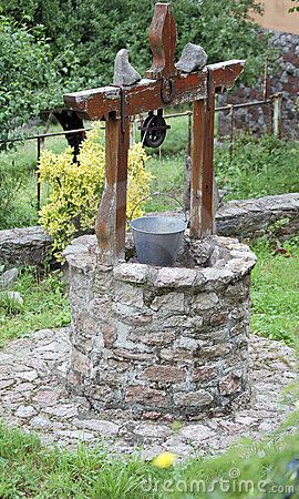 Wishing Well Garden, Garden Well, Countryside Decor, Wishing Wells, Old Well, Old Stone Houses, Outdoor Furniture Plans, Home Garden Design, Old Farm Houses