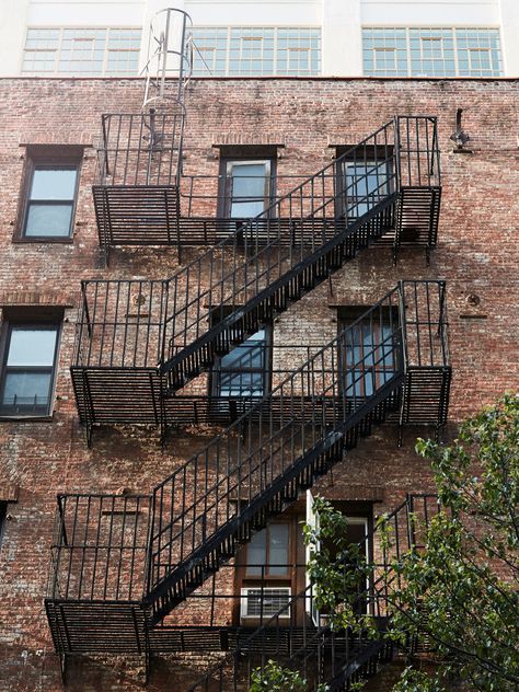 Photo © Thomas Loof. Mexican Kitchen Style, New Yorker Loft, Nyc Loft, Gravity Home, New York Loft, Street House, Best Kitchen Designs, Scandinavian Minimalism, Loft Apartment