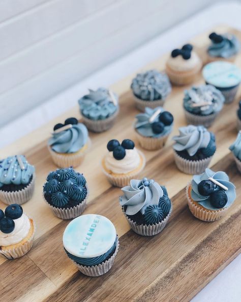 Cupcake Icing Designs, Boy Cupcakes, Baby Boy Cupcakes, Adult Birthday Party Favors, Cupcakes For Boys, Icing Design, Blue Cupcakes, Blue Desserts, Diy Desserts