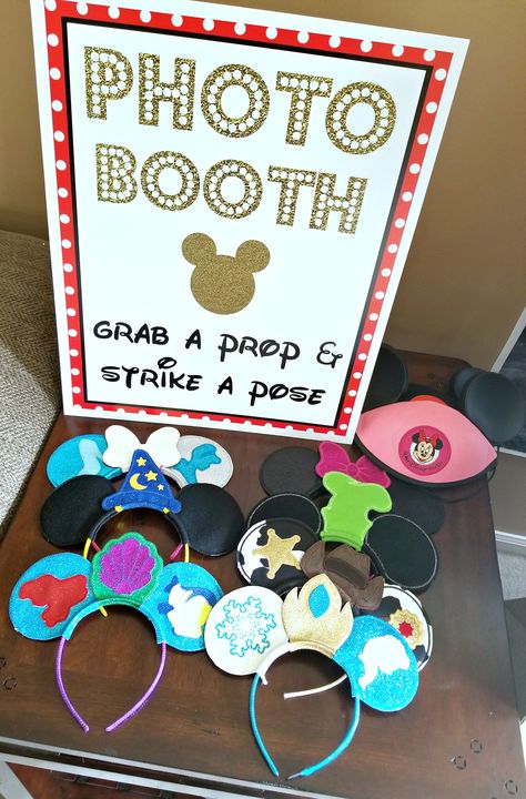 Easy Disney Decorations, Disney Photobooth Props, Walt Disney Party Theme, Disney Prom Theme Ideas, Disney Party Printables, Vintage Disney Wedding Theme, Disney Graduation Party Decorations, Disney Beach Party, Disney Theme Birthday Decor