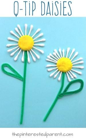 Easy summer craft: a Q-tip daisy! A lovely and easy craft for kindergartners and preschoolers! by angelita Preschool Creative Art, Spring Crafts Preschool, Letter Crafts, Crafts Preschool, Spring Crafts For Kids, Daycare Crafts, Creative Corner, Q Tip, Crafts For Kids To Make