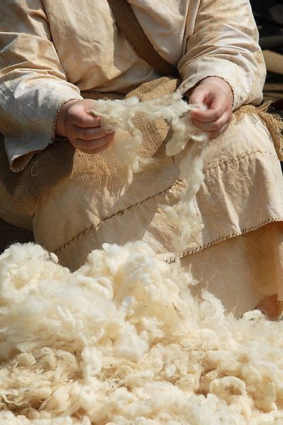 Recycle Design, Spinning Wool, Fibres Textiles, When It Rains, Business Icons Design, Fabric Book, Stock Photography Free, Sheep Wool, Wool Fabric