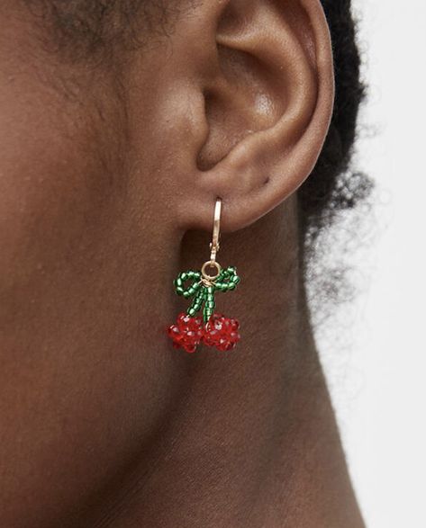 Cherry Bead Earrings, Cherry Beads Tutorial, Strawberry Beaded Earrings, Indian Inspired Jewelry, Diy Christmas Earrings, Creative Necklace, Diy Friendship Bracelets Patterns, Cherry Earrings, Funky Earrings