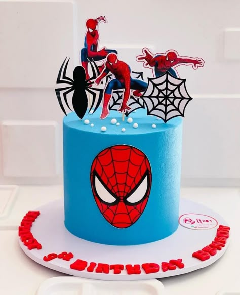 Spider Man Cakes Ideas, Spiderman Cake With Topper, Spiderman Themed Cake Ideas, Spider Man Cake Design Ideas, Cack Birthday Boys, Spider Man Birthday Cakes For Boys, Spiderman Bday Cake, Character Cakes For Boys, Spiderman Cake Birthday Boys