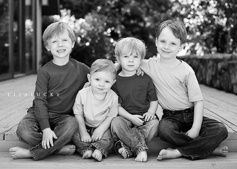 4 Brothers Photography, 4 Kids Poses For Pictures, 4 Sibling Photography Poses, 4 Siblings Photography Poses, Four Siblings Photography, 4 Siblings Picture Ideas, Kid Picture Poses, 4 Siblings, 4 Brothers