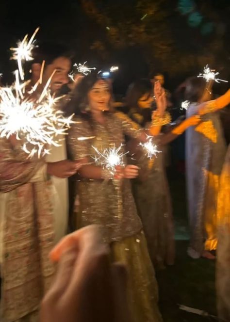 Desi Backyard Wedding, Pakistani Wedding Aesthetic Decor, Pakistani American Wedding, Desi Shaadi Vibes, Desi Love Core Aesthetic, Pakistan Wedding Aesthetic, Indian Party Aesthetic, Pakistani Wedding Aesthetic, Indian Wedding Aesthetic Decor