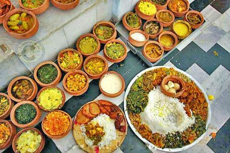 Food from Orissa, India. Street Food, Jagannath Temple, Lord Jagannath, Big Kitchen, Serving Food, Cooking Kitchen, Food Items, Chana Masala, Free Food