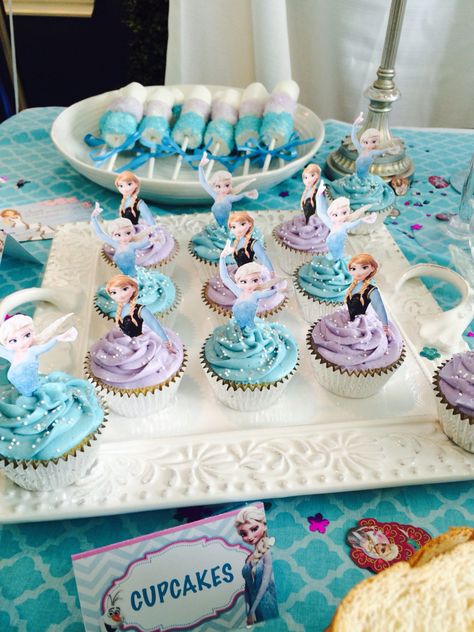 Simple Frozen Theme Cupcakes, Anna And Elsa Cupcakes, Elsa Birthday Cupcakes, Elsa Frozen Cupcakes, Cake Pops Frozen Theme, Frozen Birthday Party Cupcakes, Princess Anna Birthday Party, Frozen Cupcakes Ideas, Frozen Birthday Cupcake Ideas