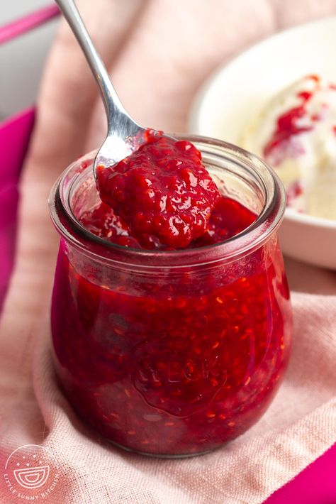 Homemade Raspberry Compote is an easy to make dessert sauce made in just 15 minutes and with 4 ingredients. It's perfect for ice cream or pancakes! Raspberry Compote Recipe, Apricot Glazed Chicken, Apricot Chicken Recipes, Raspberry Compote, Make Dessert, Compote Recipe, Apricot Chicken, Dessert Sauce, Cranberry Chicken