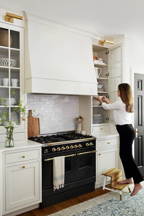 Kitchen Staging, Rehoboth Beach Delaware, Staging Ideas, Sage Green Walls, Rehoboth Beach, Beautiful Home Designs, Kitchen Hoods, French Country Kitchen, Range Cooker